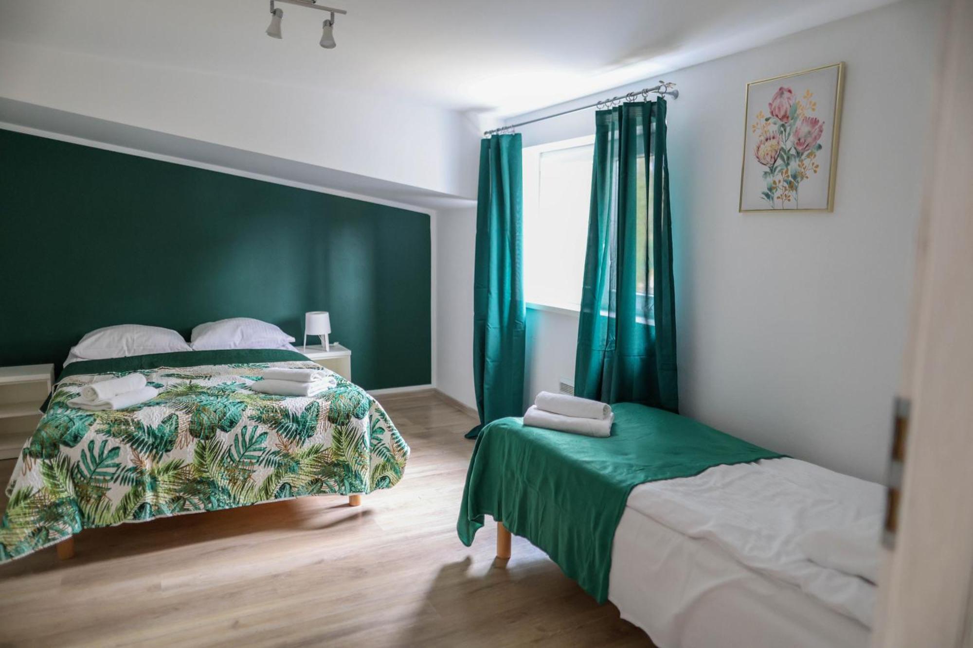 Apartamenty Poddabek- Basen Kryty, Sauna, Animacje Dla Dzieci , Malpi Gaj, Baseny Na Dachu พอดดองบีแย ภายนอก รูปภาพ